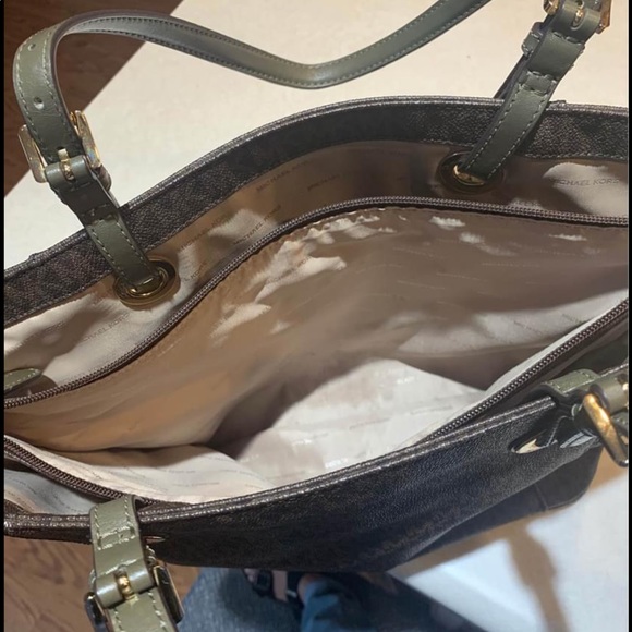 Sold - Picture 5 of 6